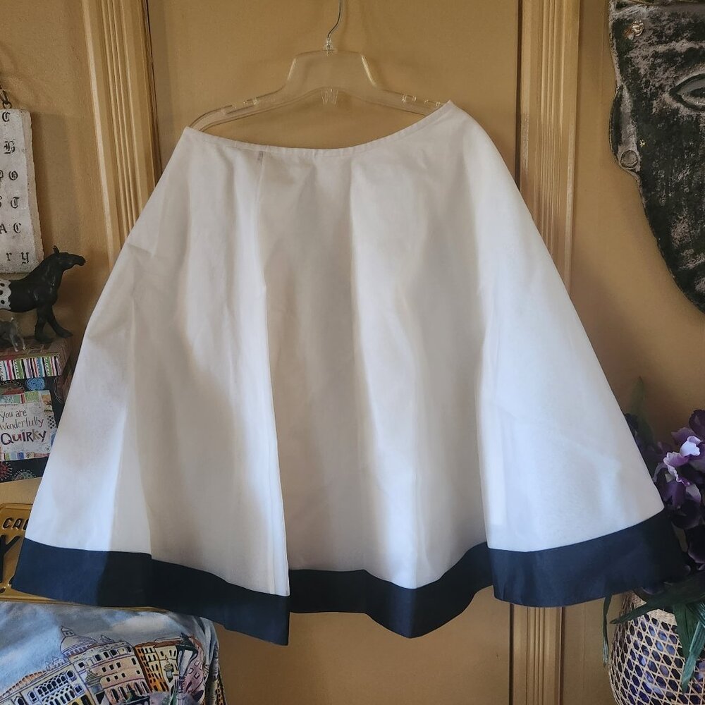 Anne Klein Amazing 100%  Silk Flare Skirt Chiffon like Crinoline feel Black Hem